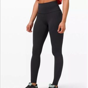 Lululemon black Wunder Under 25” leggings - size 8